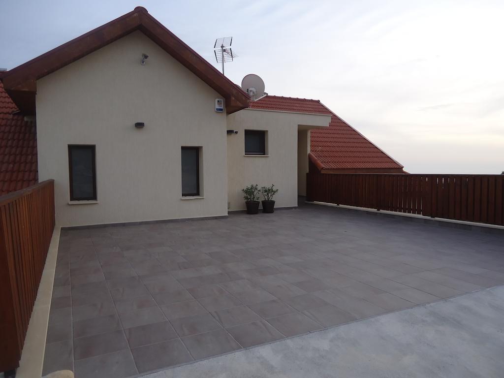 Petralona Apartment Agios Athanasios エクステリア 写真